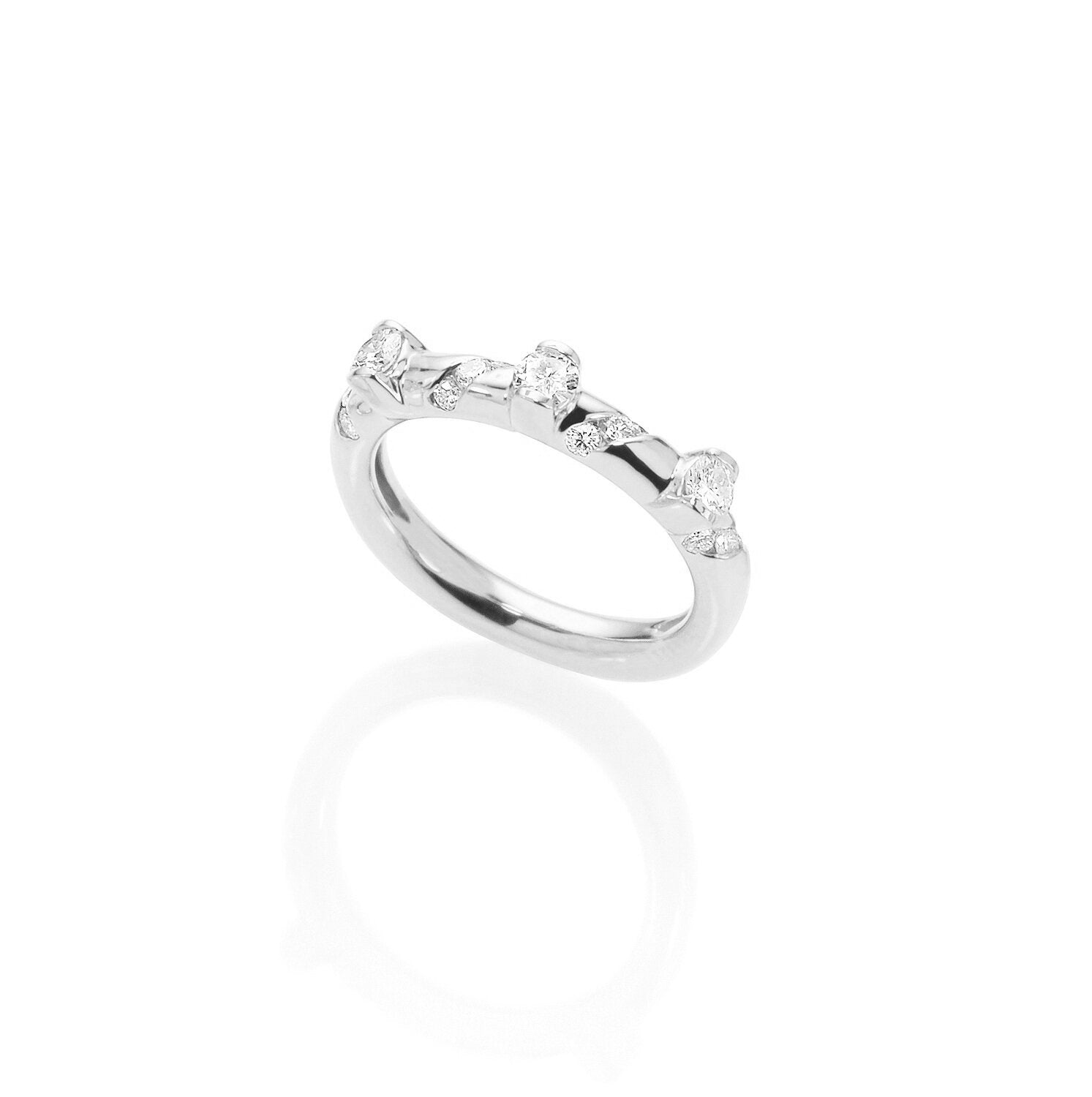 Sunshine Diamond Ring 18Karat 15 Diamonds 0.66cts TW
